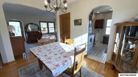 209 S Tennessee Mason City IA 50401