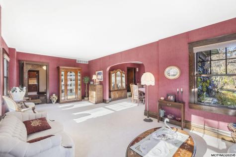 125 N Crescent Drive Mason City IA 50401