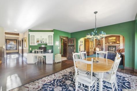 125 N Crescent Drive Mason City IA 50401