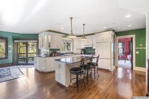 125 N Crescent Drive Mason City IA 50401