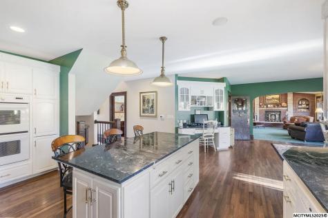 125 N Crescent Drive Mason City IA 50401