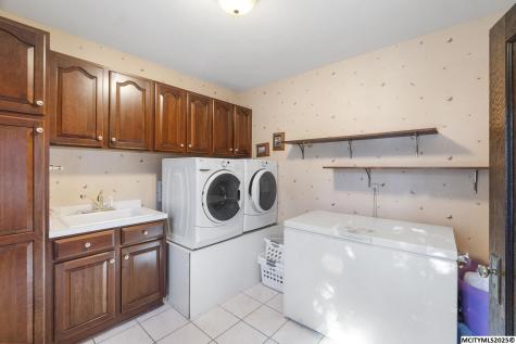 125 N Crescent Drive Mason City IA 50401