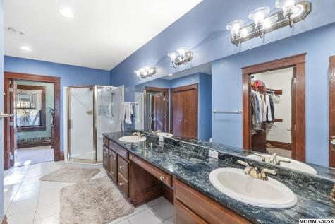 125 N Crescent Drive Mason City IA 50401