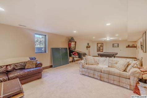 125 N Crescent Drive Mason City IA 50401