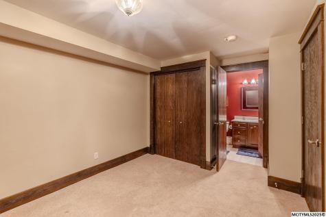 125 N Crescent Drive Mason City IA 50401