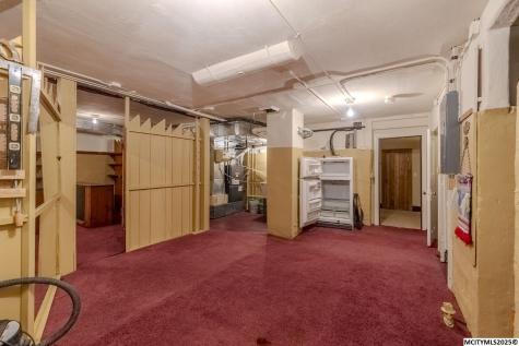 125 N Crescent Drive Mason City IA 50401