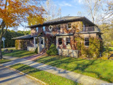 125 N Crescent Drive Mason City IA 50401