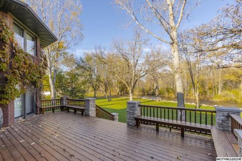 125 N Crescent Drive Mason City IA 50401