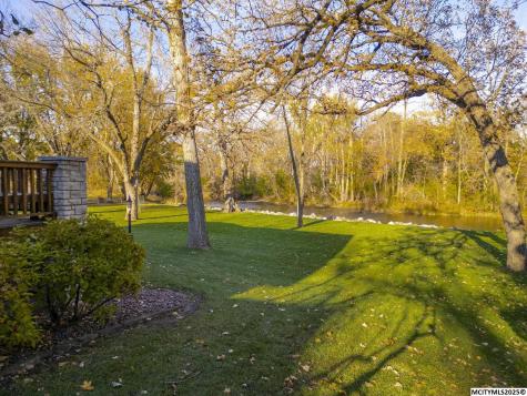 125 N Crescent Drive Mason City IA 50401