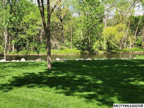 125 N Crescent Drive Mason City IA 50401