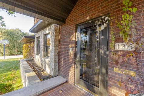 125 N Crescent Drive Mason City IA 50401