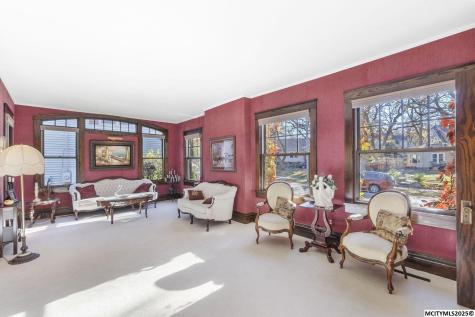 125 N Crescent Drive Mason City IA 50401