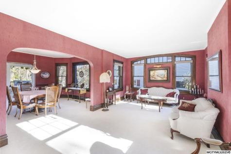 125 N Crescent Drive Mason City IA 50401