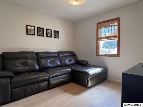 1232 N Rhode Island Mason City IA 50401