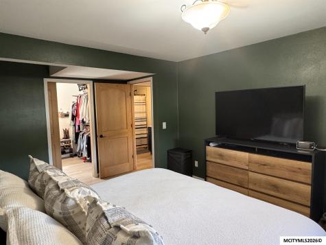 1232 N Rhode Island Mason City IA 50401