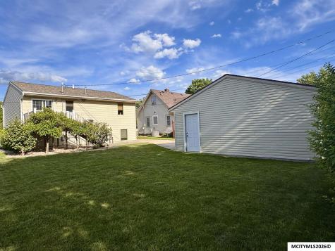 1232 N Rhode Island Mason City IA 50401
