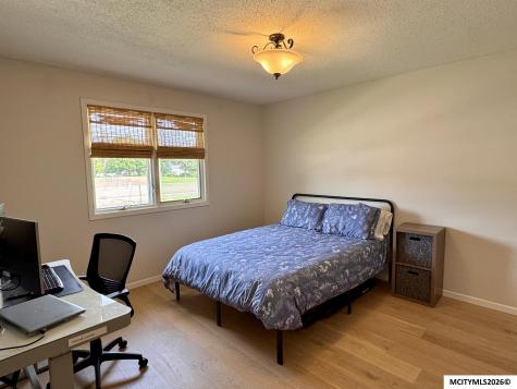 1232 N Rhode Island Mason City IA 50401