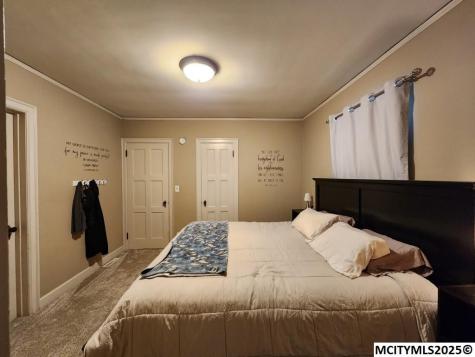 1306 N Rhode Island Mason City IA 50401