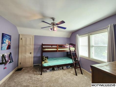 1306 N Rhode Island Mason City IA 50401