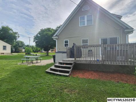 1306 N Rhode Island Mason City IA 50401