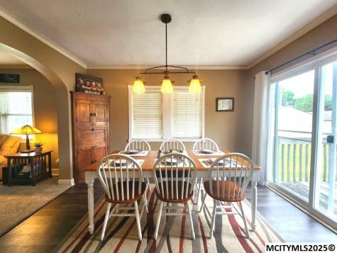 1306 N Rhode Island Mason City IA 50401