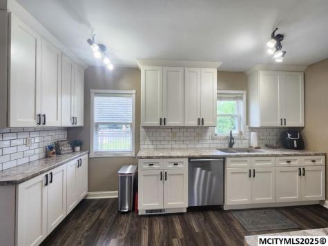 1306 N Rhode Island Mason City IA 50401