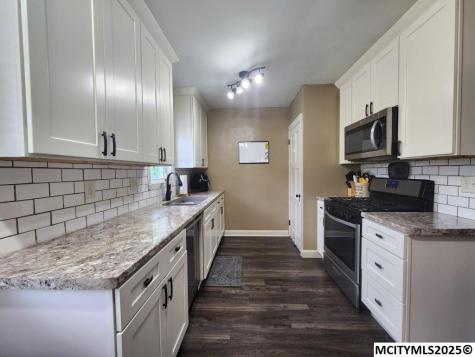 1306 N Rhode Island Mason City IA 50401