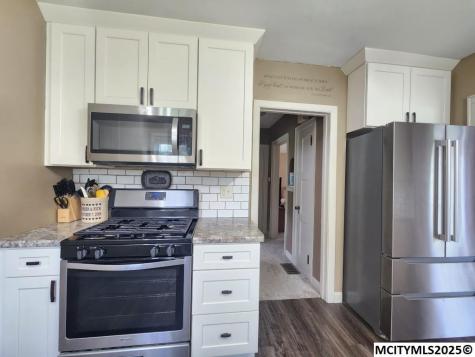 1306 N Rhode Island Mason City IA 50401