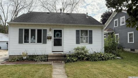 807 10th NE Mason City IA 50401