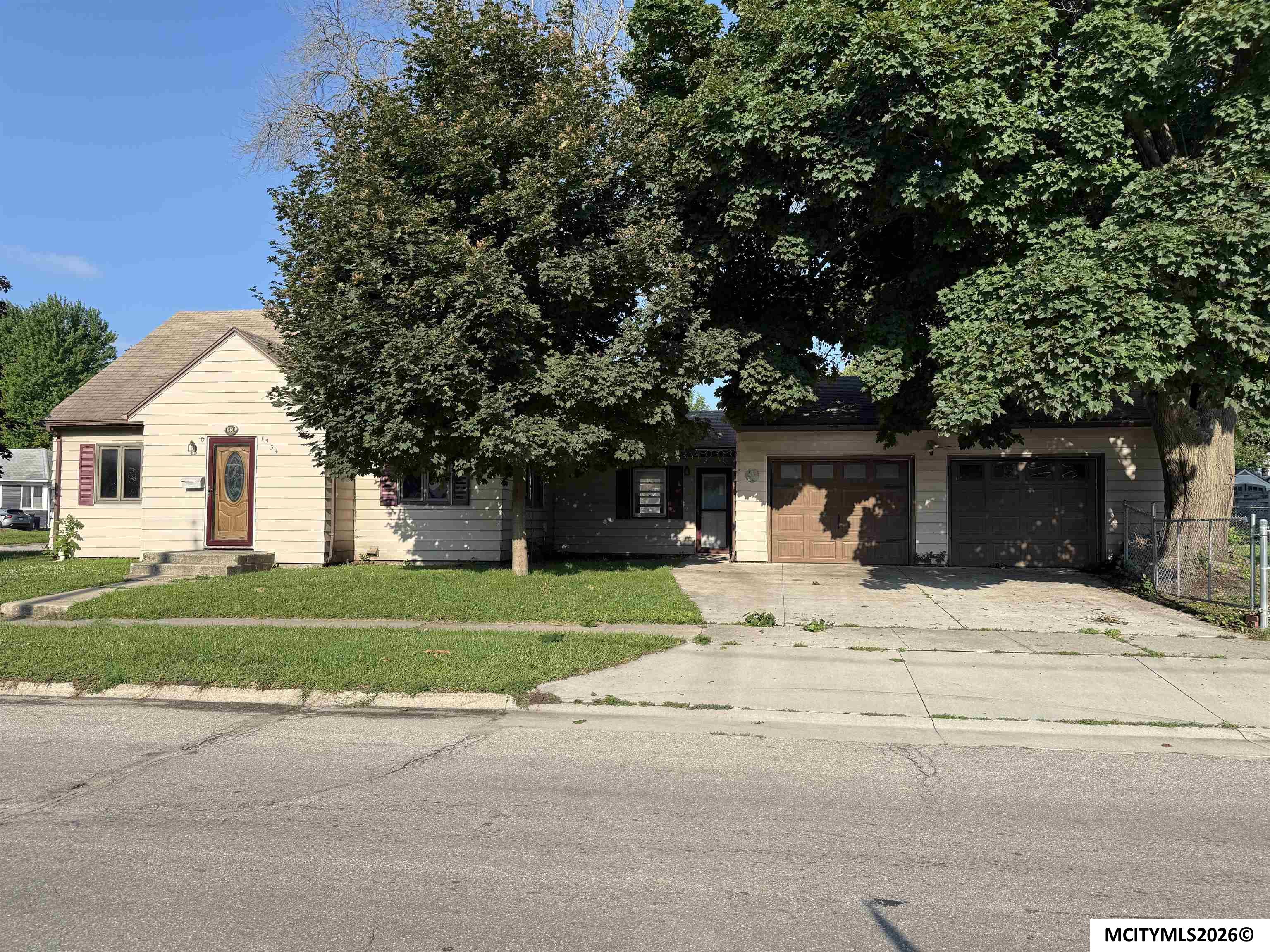 1534 N Rhode Island Mason City IA 50401