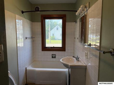 1534 N Rhode Island Mason City IA 50401