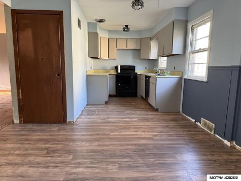 1534 N Rhode Island Mason City IA 50401