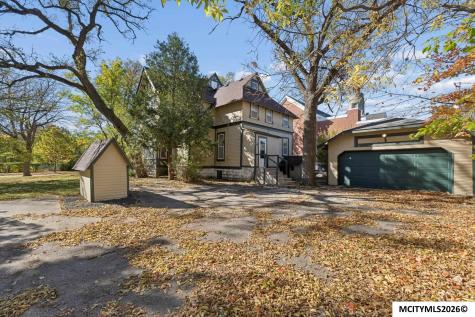 324 2nd Street SE Mason City IA 50401