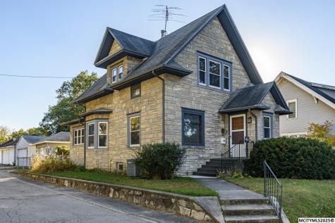 221 9th NW Mason City IA 50401