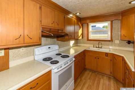 221 9th NW Mason City IA 50401