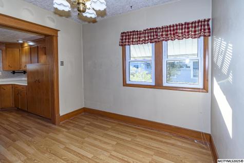 221 9th NW Mason City IA 50401