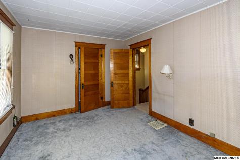 221 9th NW Mason City IA 50401