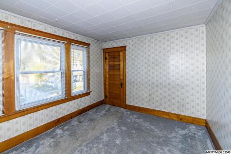 221 9th NW Mason City IA 50401