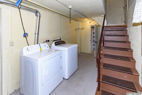 221 9th NW Mason City IA 50401