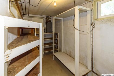 221 9th NW Mason City IA 50401