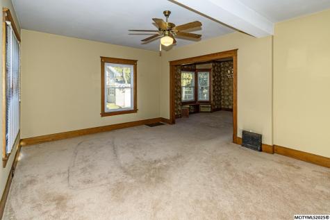 221 9th NW Mason City IA 50401