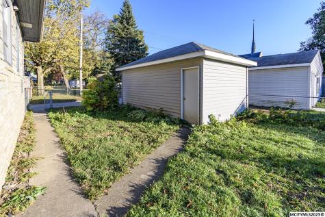 221 9th NW Mason City IA 50401