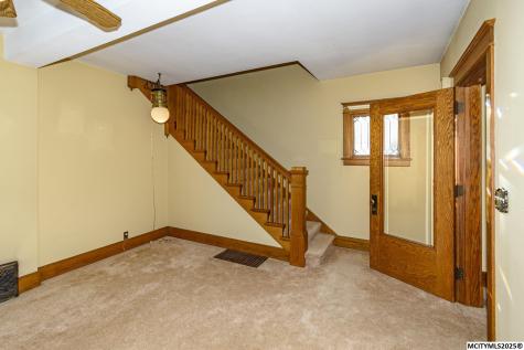 221 9th NW Mason City IA 50401