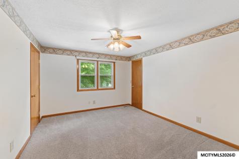 1304 S Virginia Avenue Mason City IA 50401