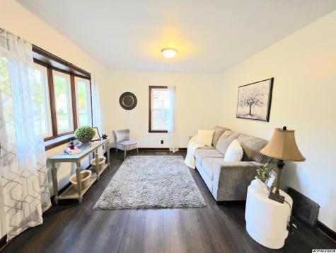 635 10th NE Mason City IA 50401