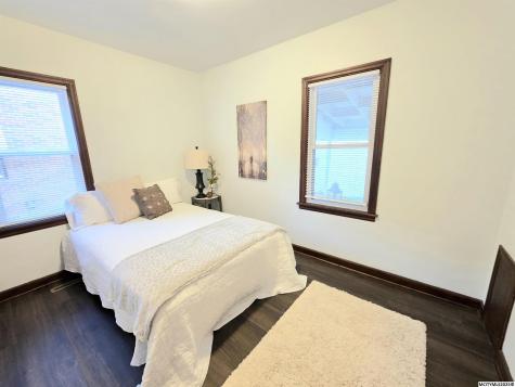 635 10th NE Mason City IA 50401