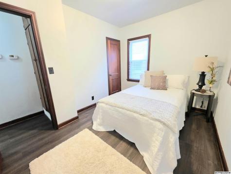 635 10th NE Mason City IA 50401