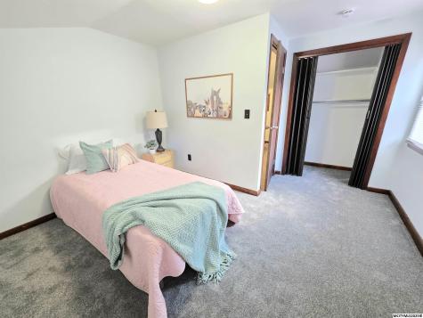 635 10th NE Mason City IA 50401