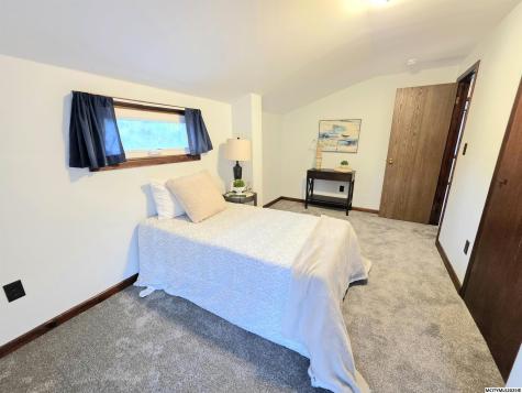 635 10th NE Mason City IA 50401