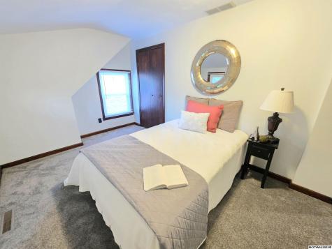 635 10th NE Mason City IA 50401